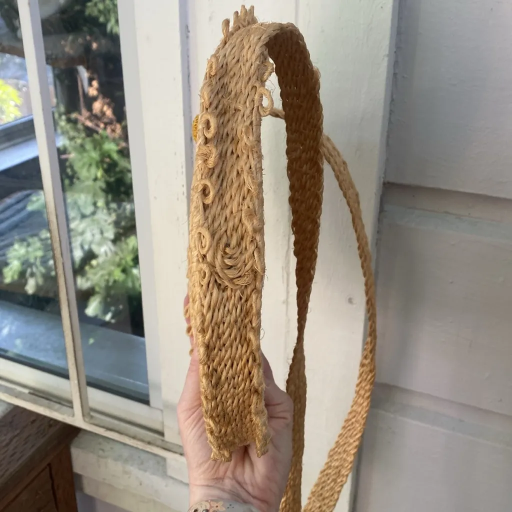 VINTAGE Wicker Straw Purse Circular Floral Woven Crossbody Bag Tropical Vacation Tan - Image 11