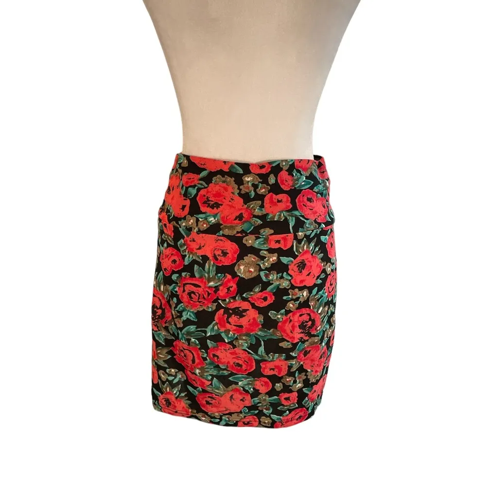 Swool Navy, Pink, Tan & Green Floral Print Knit Stretch Mini Skirt Size Medium Multiple - Image 2