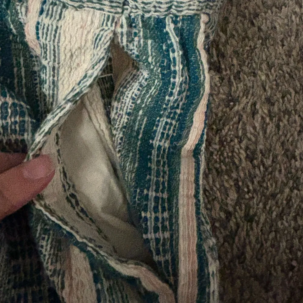 Zara Blue and Cream Patterned Shorts - Image 3