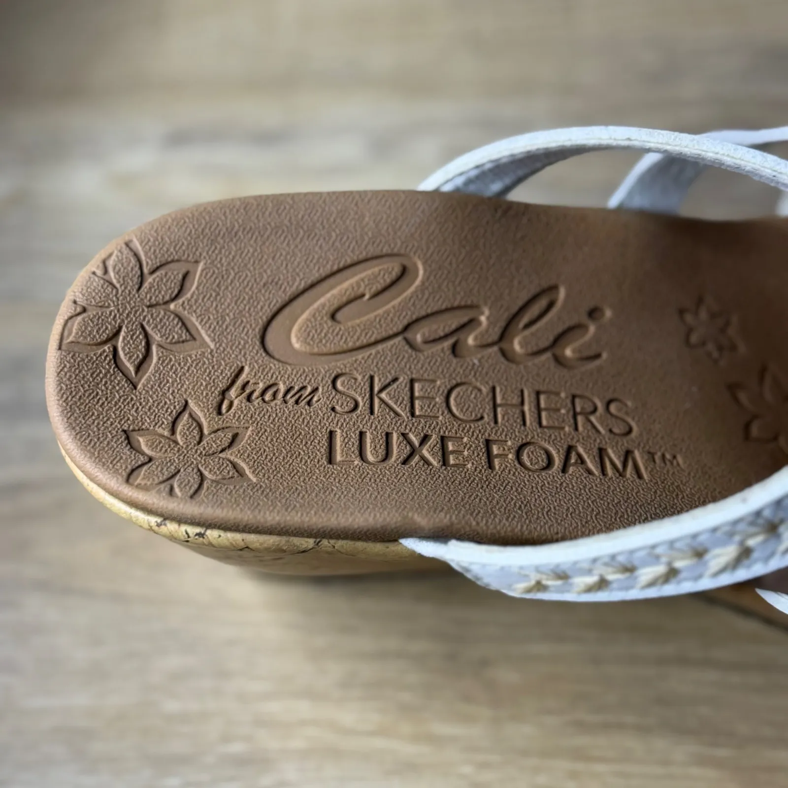 Skechers Cali Luxe Foam White Strappy Cork Wedge Sandals Boho Cut Outs Shoes 9 - Image 7