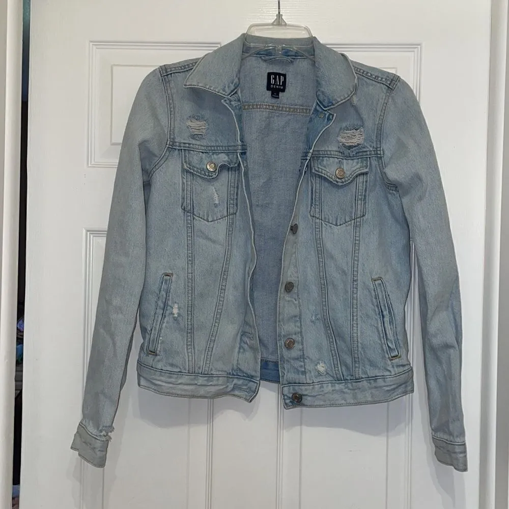 Gap Denim Light Wash Distressed Jean Jacket - Image 4