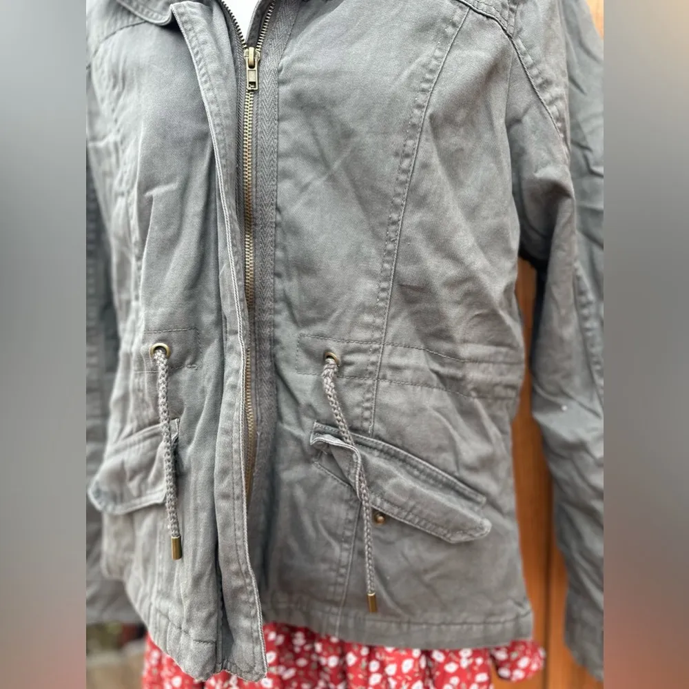 Ashley Pull String Jacket Size Small - Image 4