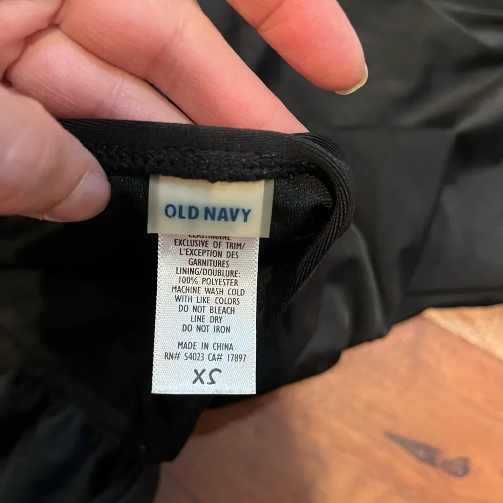 Modest sexy Old Navy Black Halter one-piece swimsuit XS sexy and modest - Image 6