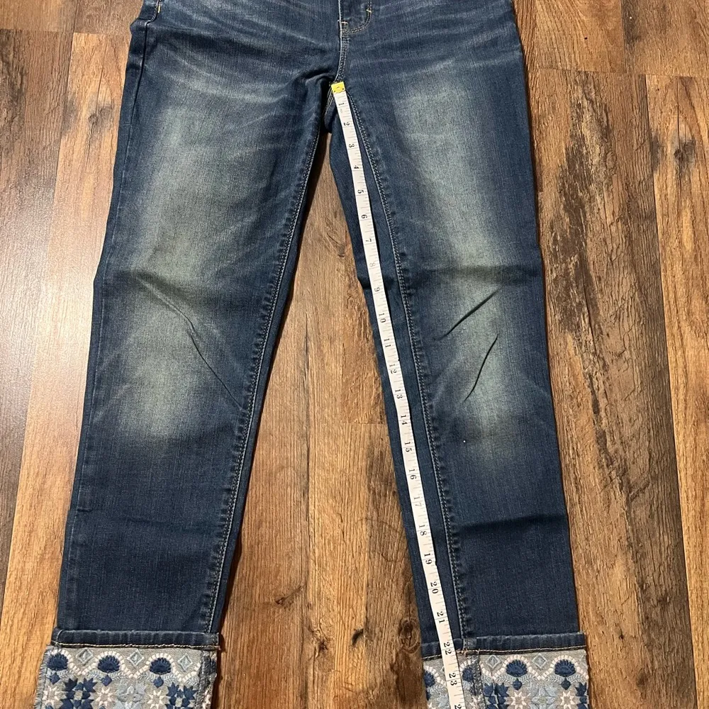 WHBM
Women's Blue Jeans with Embroidered Cuffs - Image 5