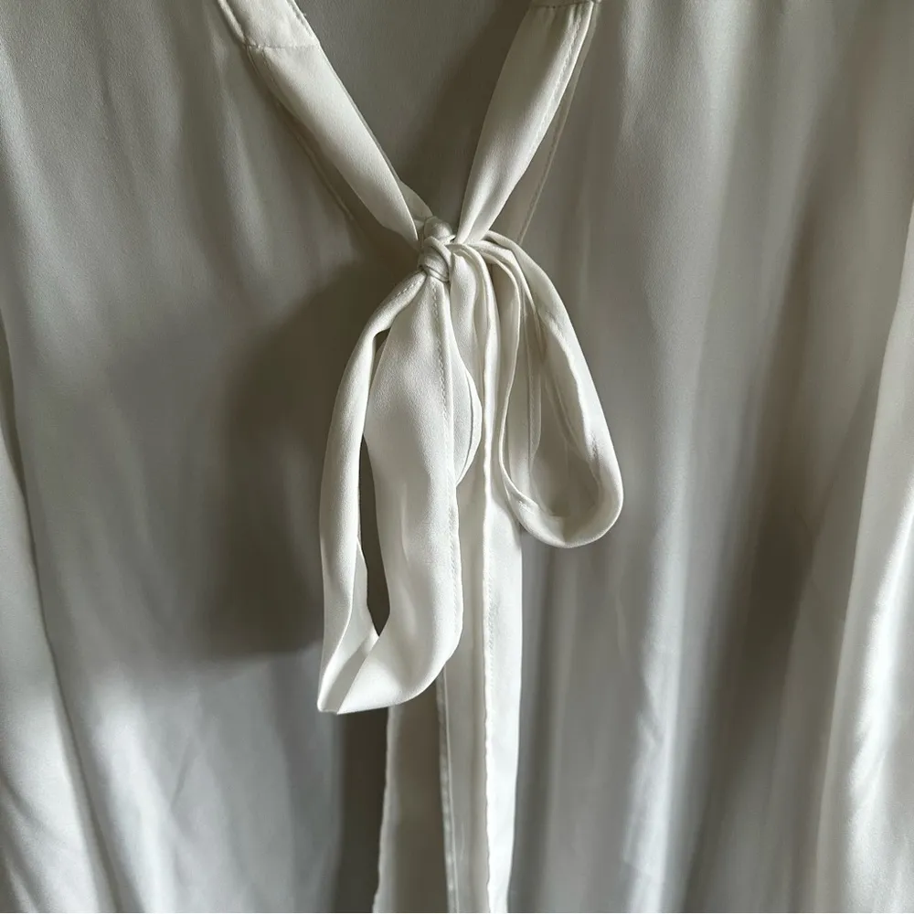 Women's White Long Sleeve Blouse Bow Collar Size L - Image 3