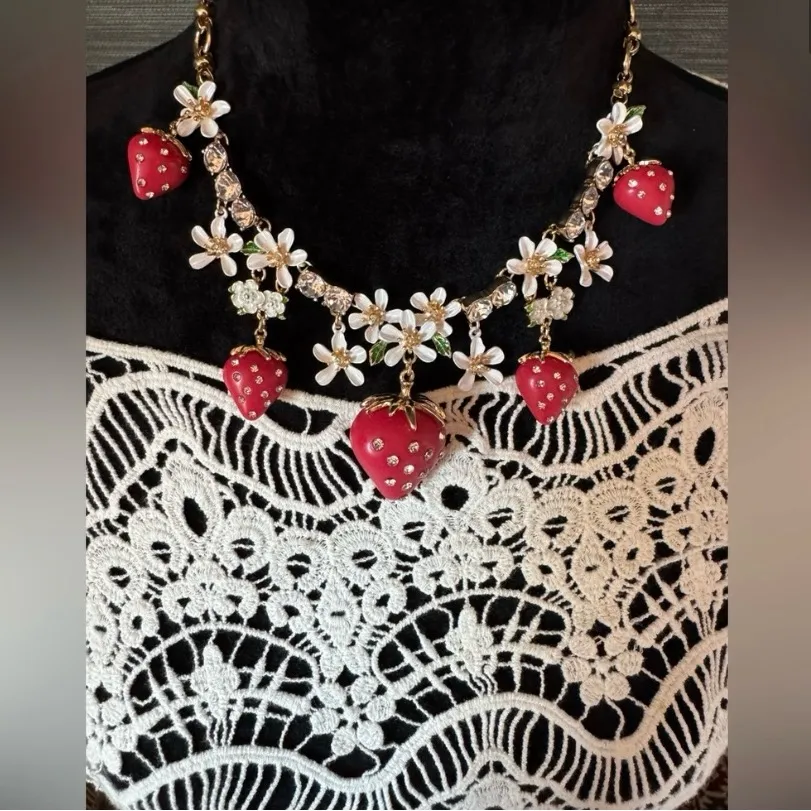 Strawberries all the time! Betsey J statement necklace gets you feeling fresh - Image 2