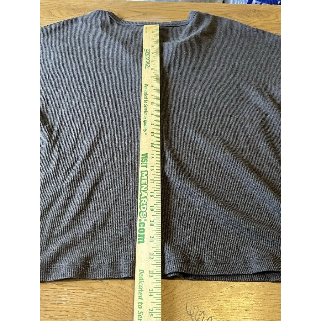 White Crow Shirt Women Size Small Ribbed Knit Short Sleeve V‎ Neck Preppy Modern - Image 6