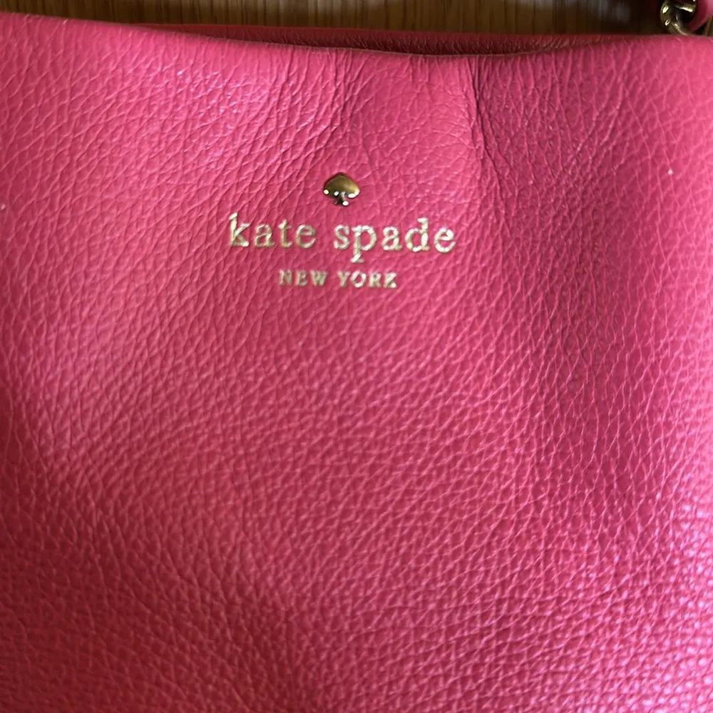 Kate Spade Cobble Hill Andee Fushia Leather Satchel w/ Goldtone Chain Straps - Image 5