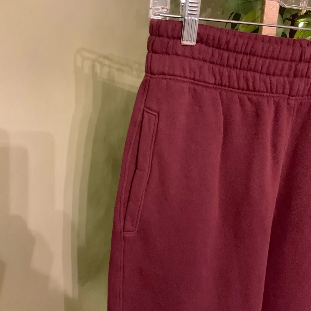 SUNDRY NWT Boyfriend Sweatpants Size 2 (medium) in Wine - Image 4