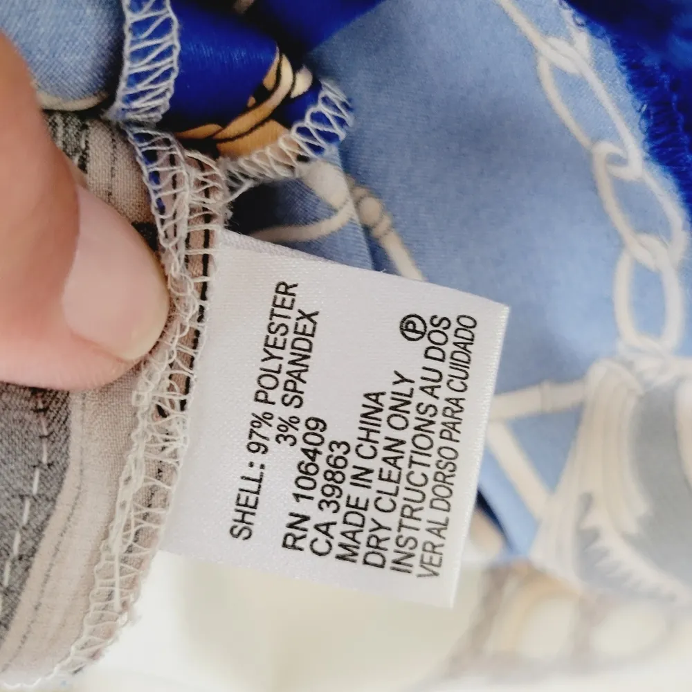 Tahari baroque print blouse size mp - Image 7