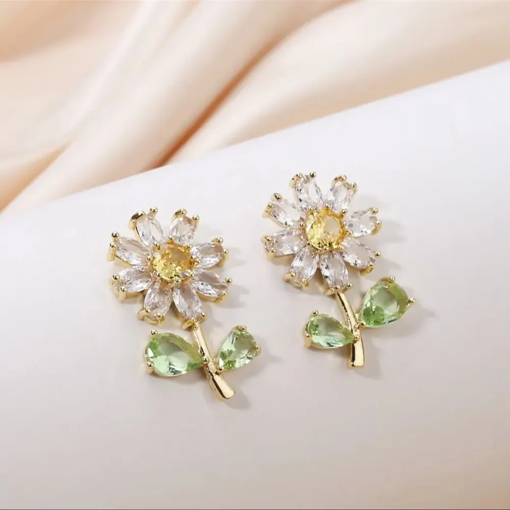 Women Daisy Stud Earring with Green Leaf Yellow Flower Fancy Ear Accessories - Image 5
