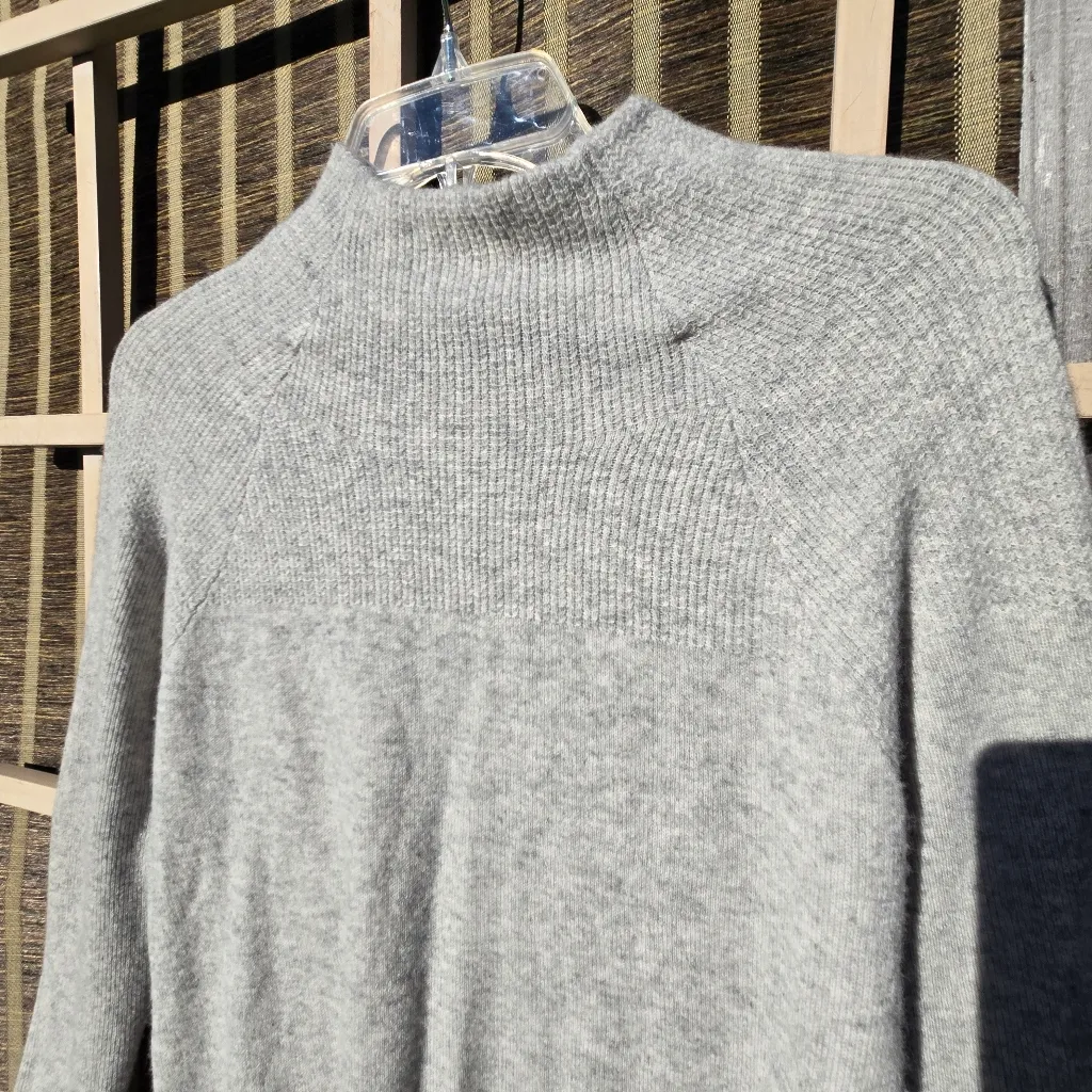 Joie Cashmere Sweater in grey Small - Image 2
