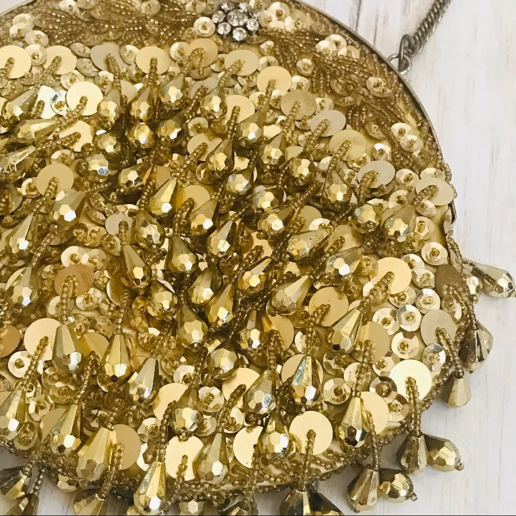 Vintage Stunner Flapper Gold Beaded handbag - Image 4