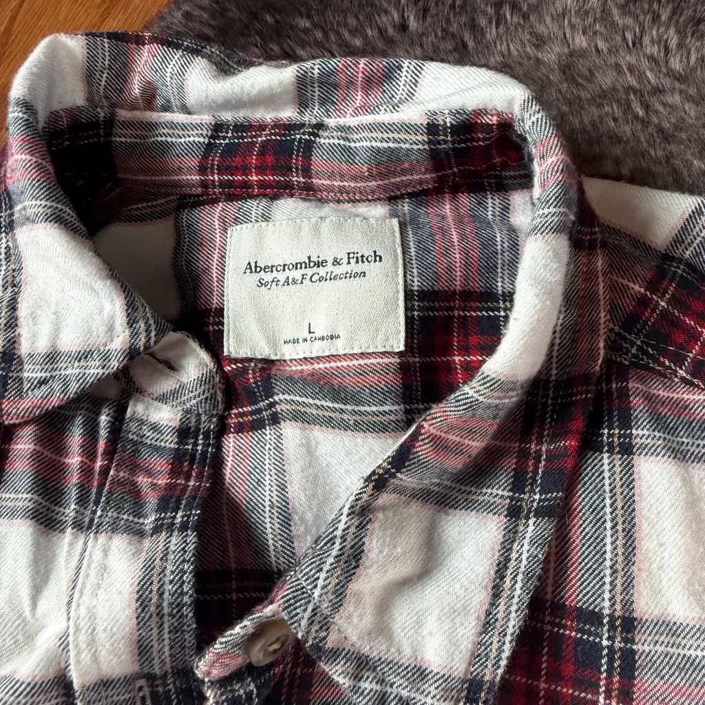 Abercrombie & Fitch Casual Plaid Shirt - Red, Black, and White - Image 4
