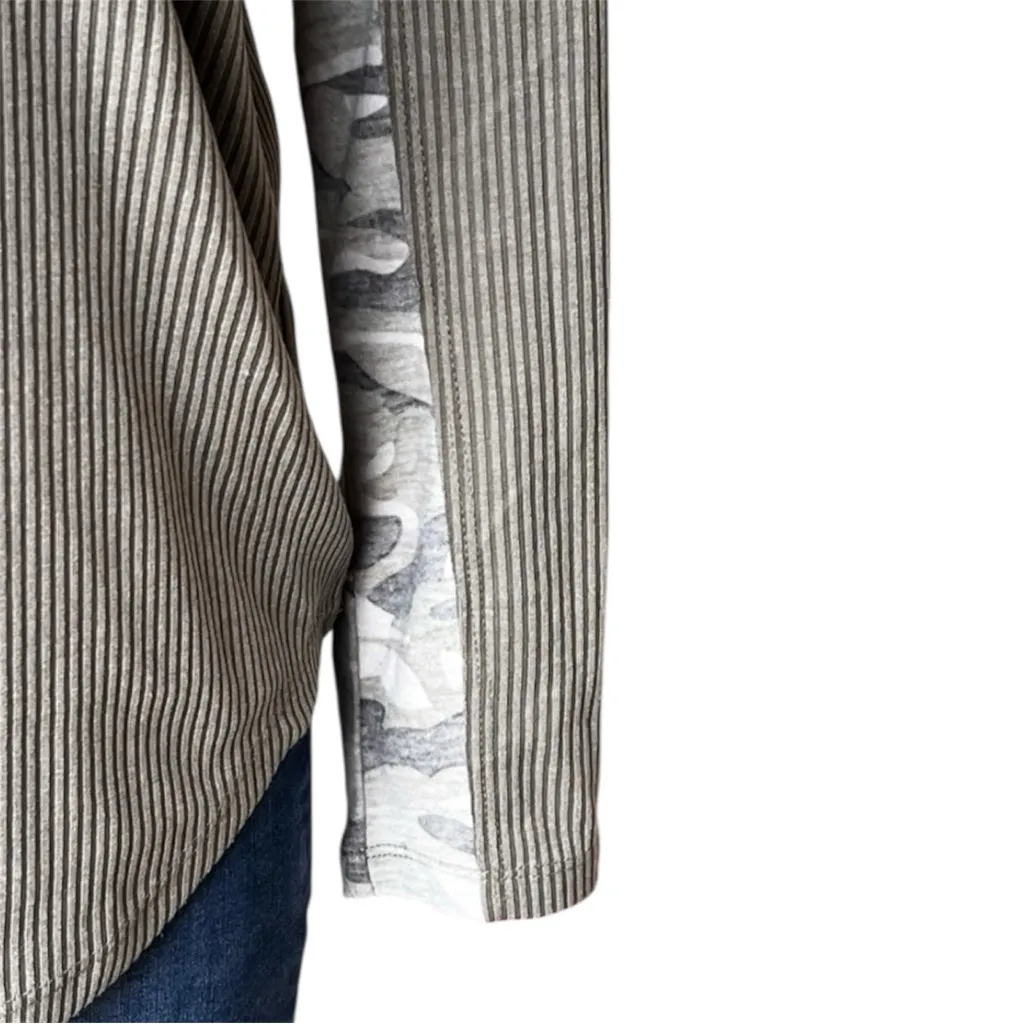 Hem & Thread Grommet Detailed Rib Top - Image 6