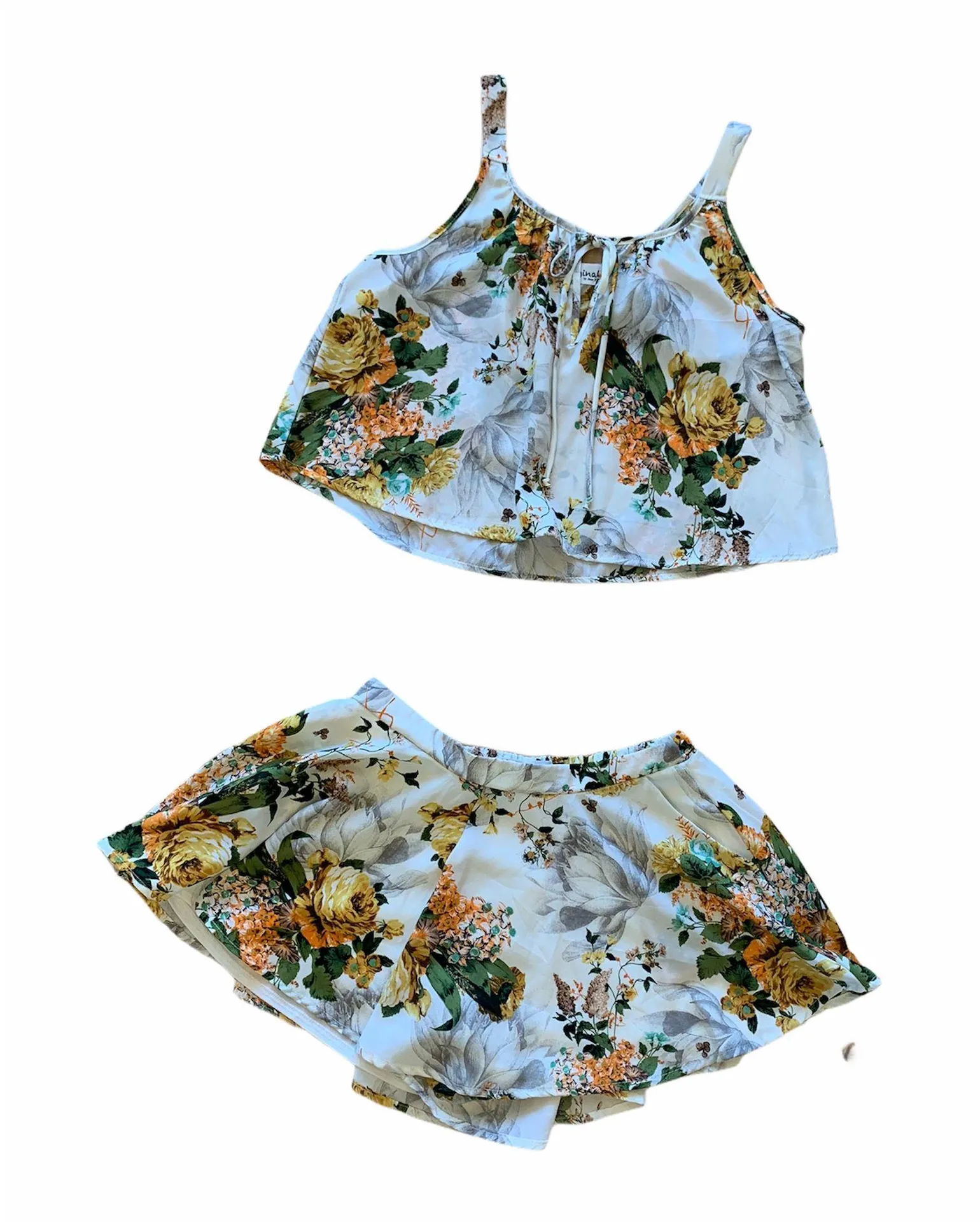 Boutique Crop Top Shorts Set Small - Image 3