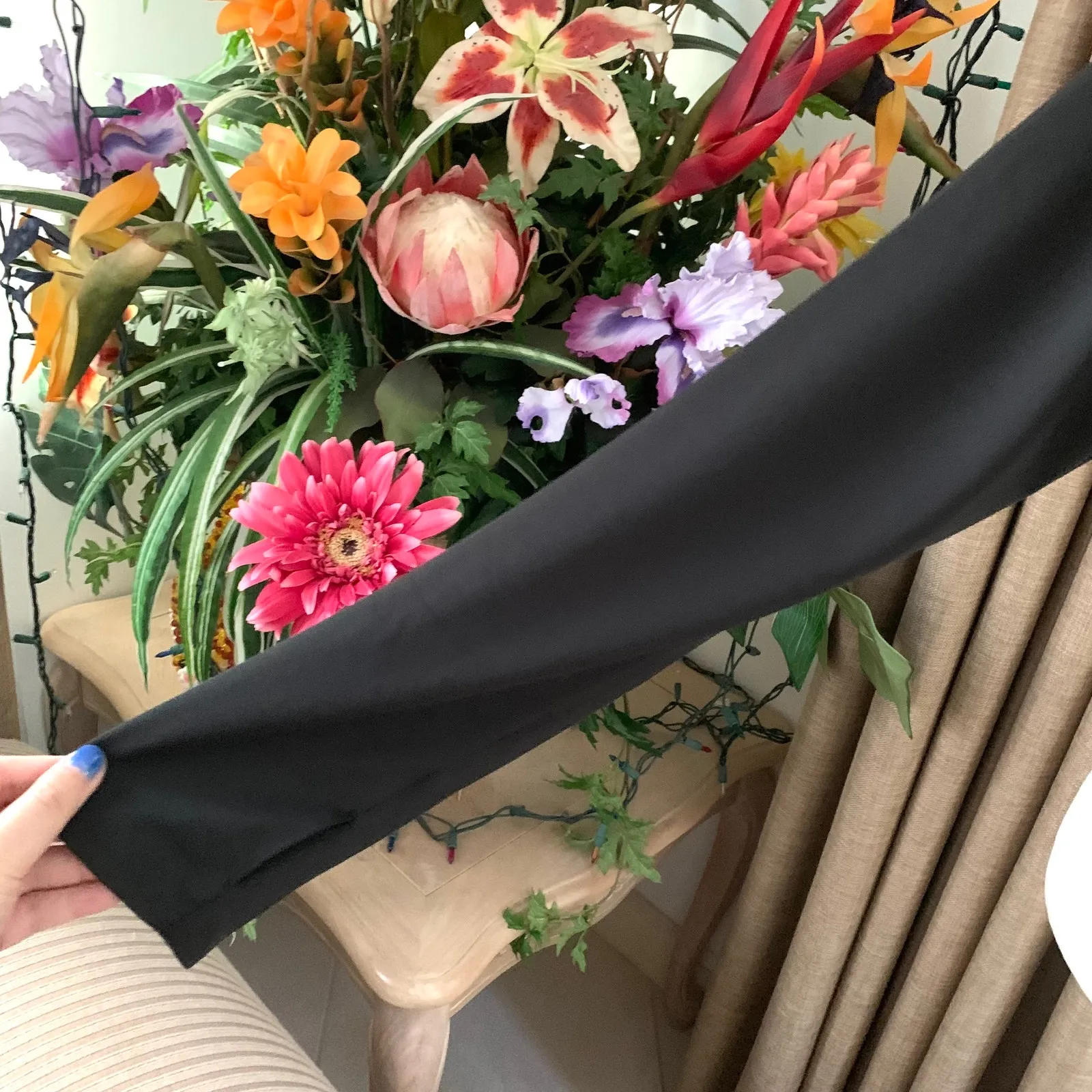 Uniqlo Ultra Stretch AIRism Cropped Long Sleeve T-Shirt in Black XXL - Image 4