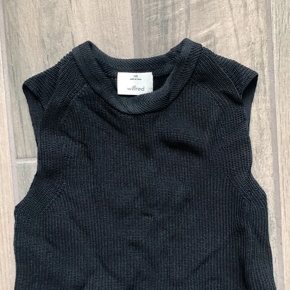 Wilfred black high slit tank top - Image 2