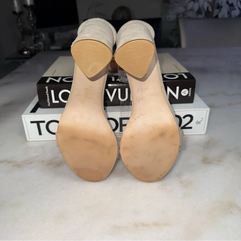 New Kendall + Kylie Giselle Nude Suede Ankle Strap Block Heel Sandals Womens 10 Tan - Image 6