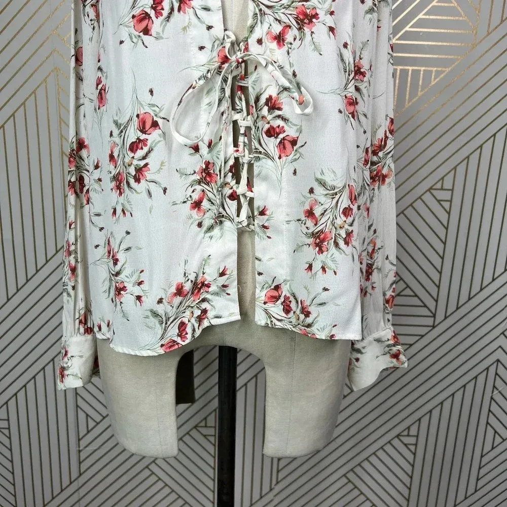 Flynn Skye Get Away Lace Up Front Blouse Day Desire White Red Floral Size US XS - Image 5
