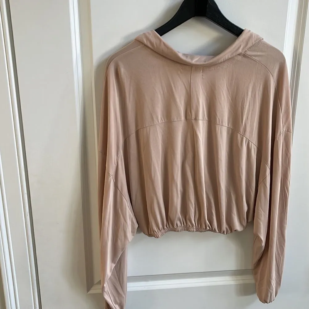Urban‎ Outfitters Cropped Beige Top Size Medium - Image 6
