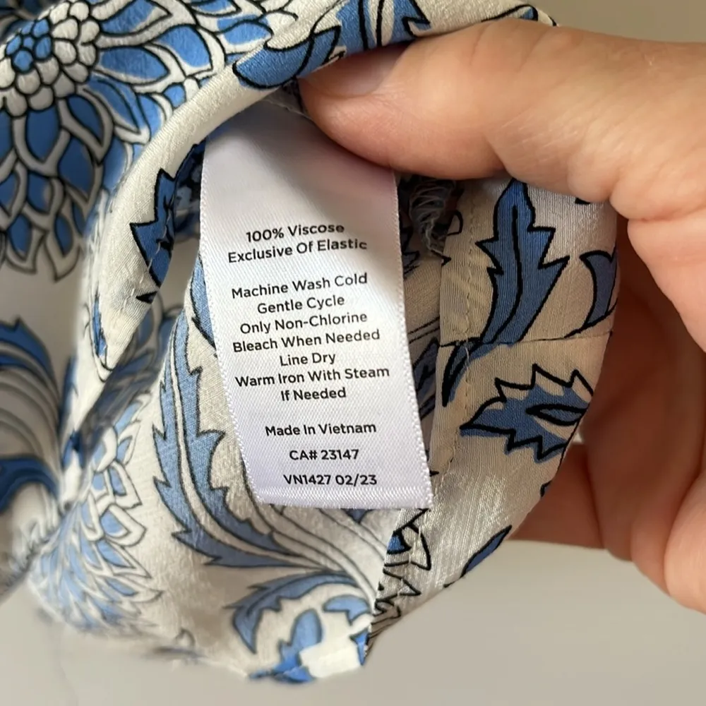 Talbots Super Cute Puff Sleeves  Top - Image 3