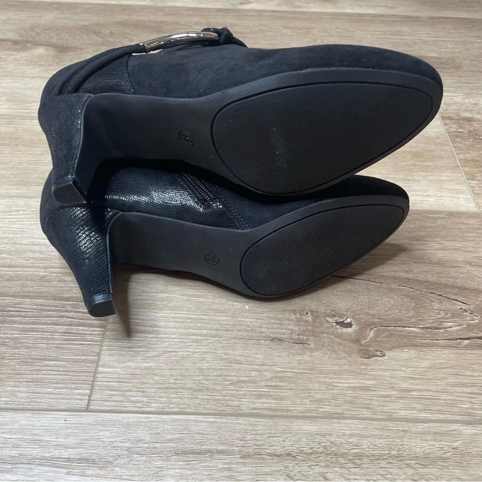 Karen Scott Women's Black Faux Suede Melanni Stacked Block Heel Ankle Boots sz 9 - Image 8