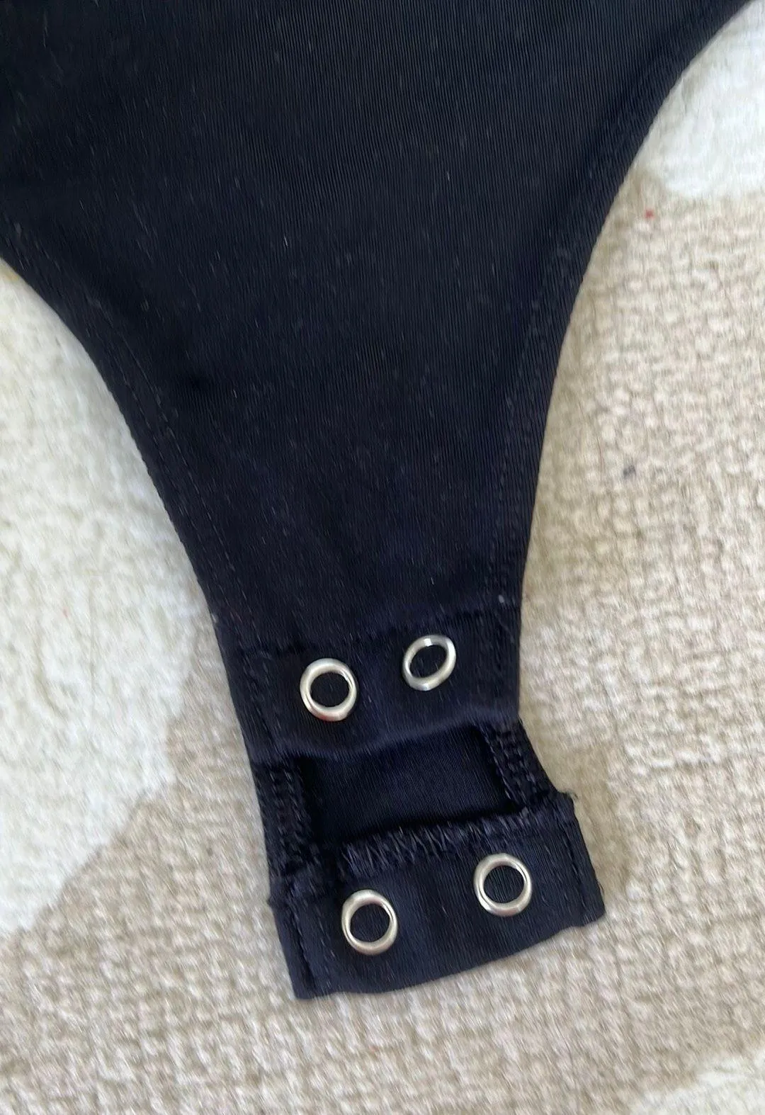 v neck puff sleeve bodysuit - Image 5