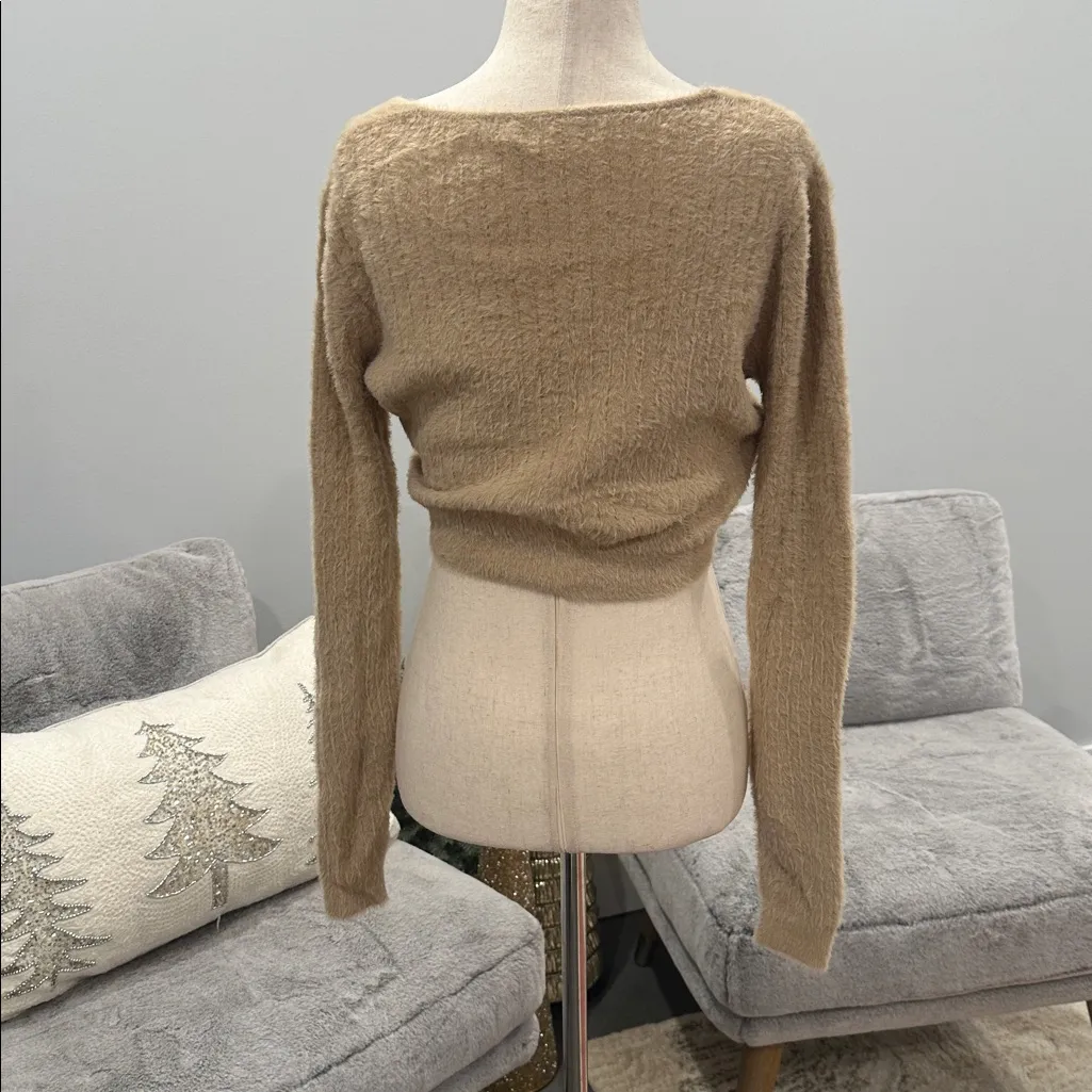 Cozy Tan Women's Sweater - Image 4