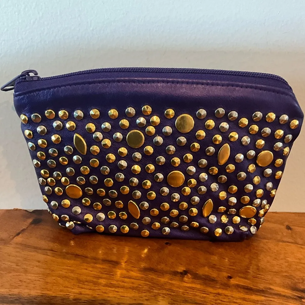 A Rare Studs 90’s Jenny Tee Leather Purple Small Zip Bag Pouch Super Sweet! - Image 2