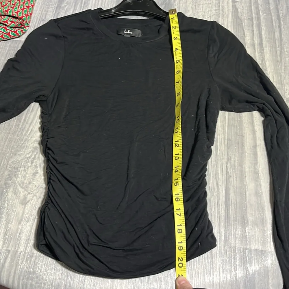 Lulus Black Scrunched Side Long Sleeve Crop Top; Medium Women’s - Image 9