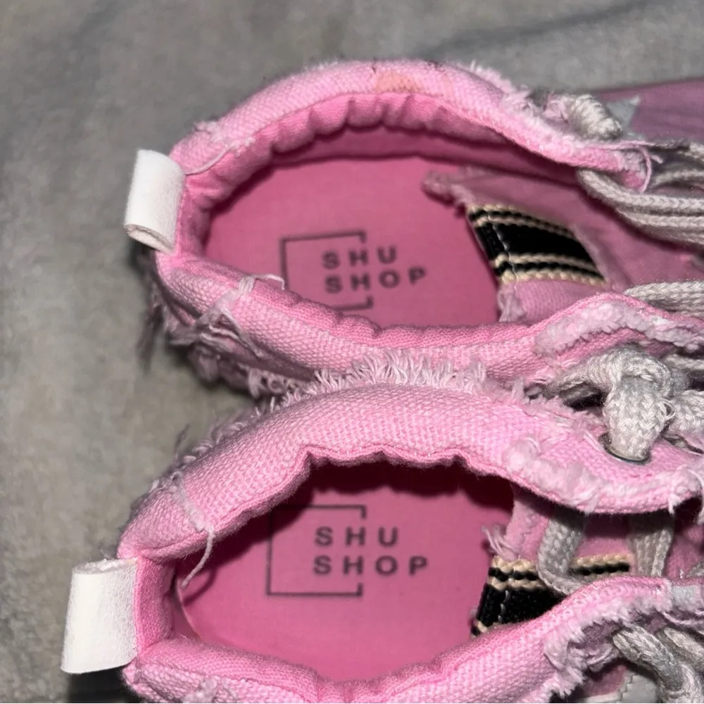 Shu shop 7 1/2 Pink Size 7.5 - Image 2