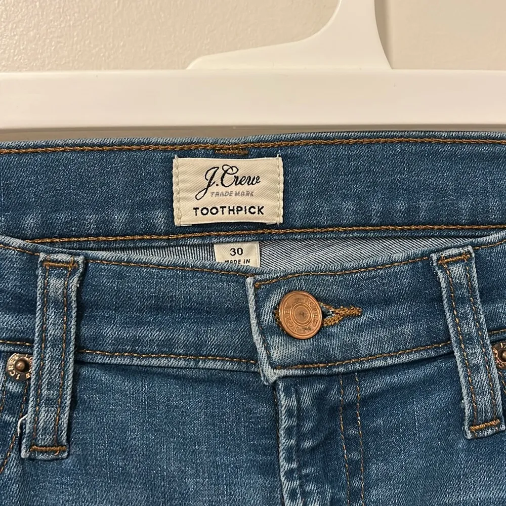 J Crew Toothpick Denim Jeans Distressed Raw Hem Size 30 - Image 3