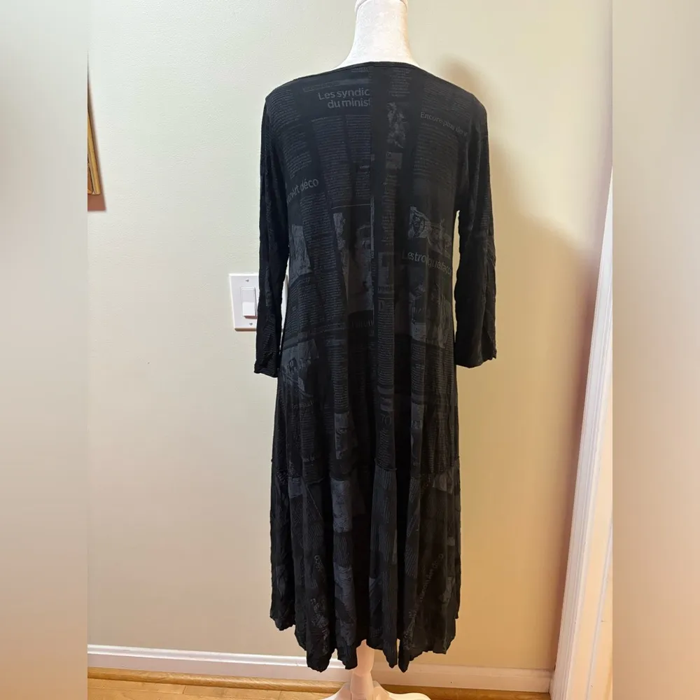 Comfy USA Zoey newsprint tunic dress black sz XS S artsy unique - Image 4
