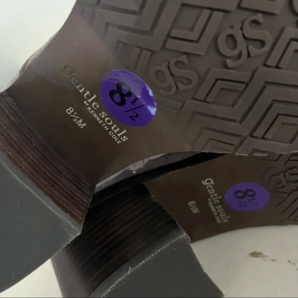 KENNETH COLE Gentle Souls Taupe Suede Booties Chunk Heel Side Zip Size 8.5 - Image 7