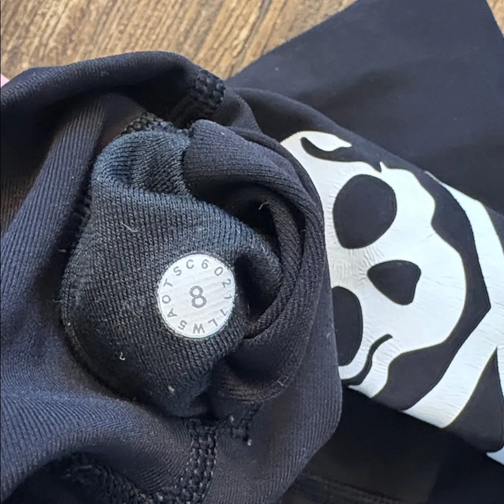 Lululemon x SoulCycle Soul The Dist Skull Leggings Black 7/8 25" Size 8 EUC - Image 5