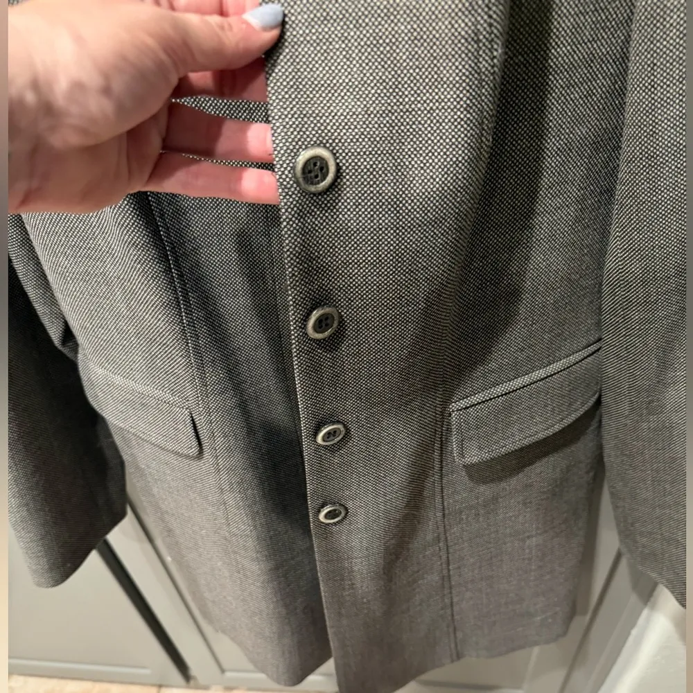 Louben of Canada Button - Image 10