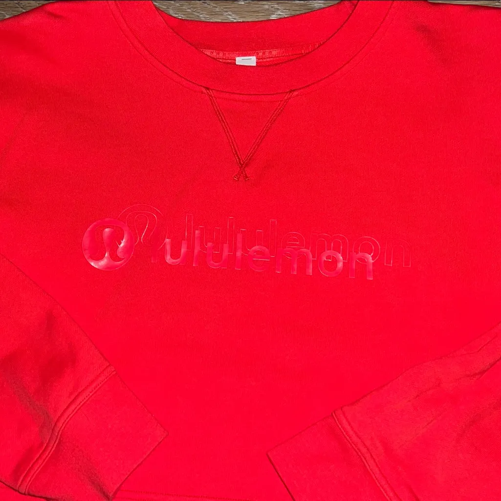 Lululemon  Logo Red Cropped Crewneck - Image 2