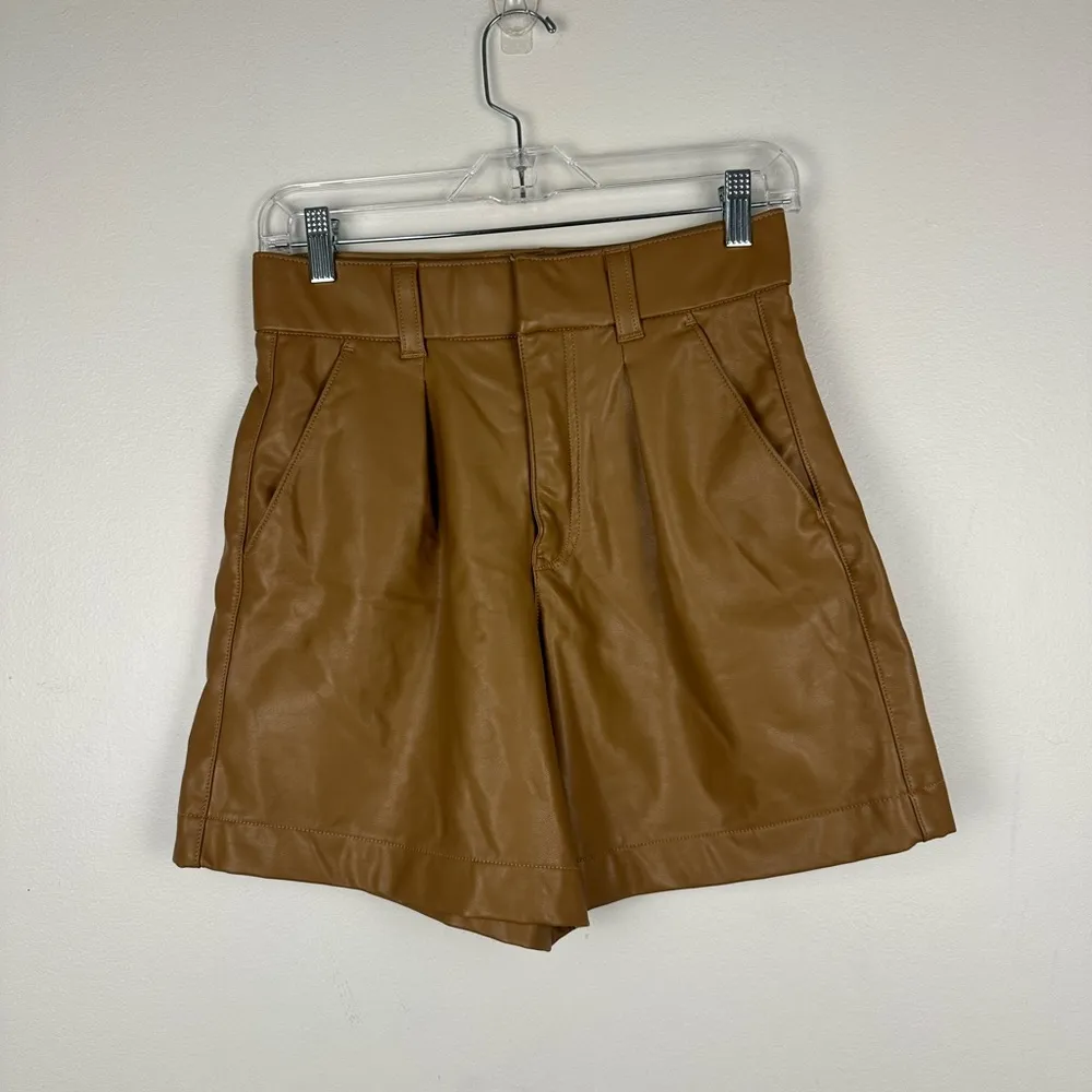Abercrombie & Fitch Leather High Rise Tailored Shorts Women’s Sz S - Image 2