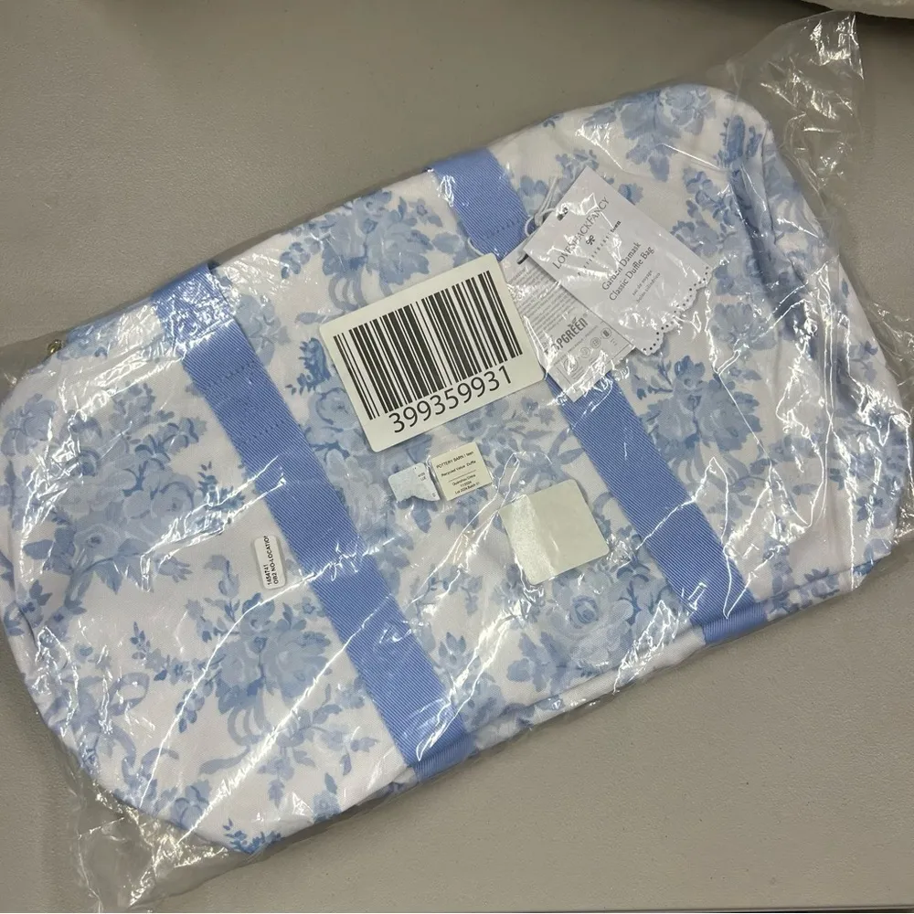 LoveShackFancy Pottery Barn Damask Classic Duffle Weekender Bag Blue Floral NWT - Image 2