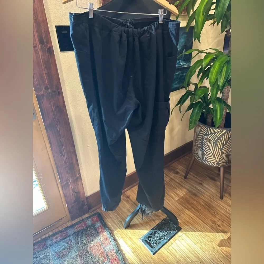 EUC Urbane Scrubs black Relaxed Drawstring Pants Size XL - Image 2
