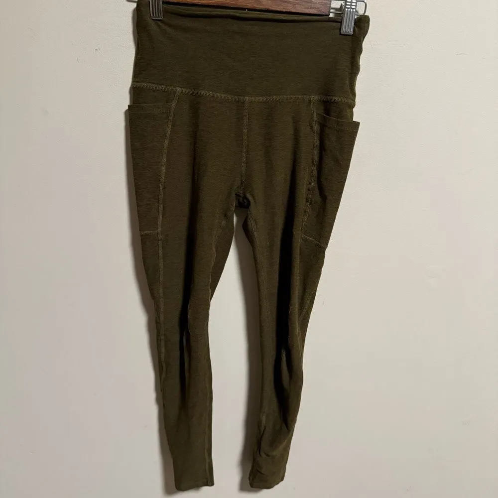 Beyond Yoga Out of Pocket Space dye Midi Legging Green Heather- Size Small - Image 4