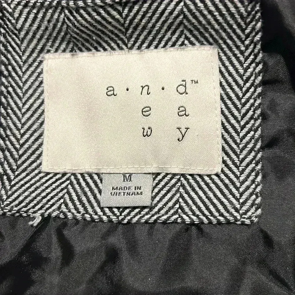 A New Day Black and White Quilted Puffer Vest S8 - Image 3