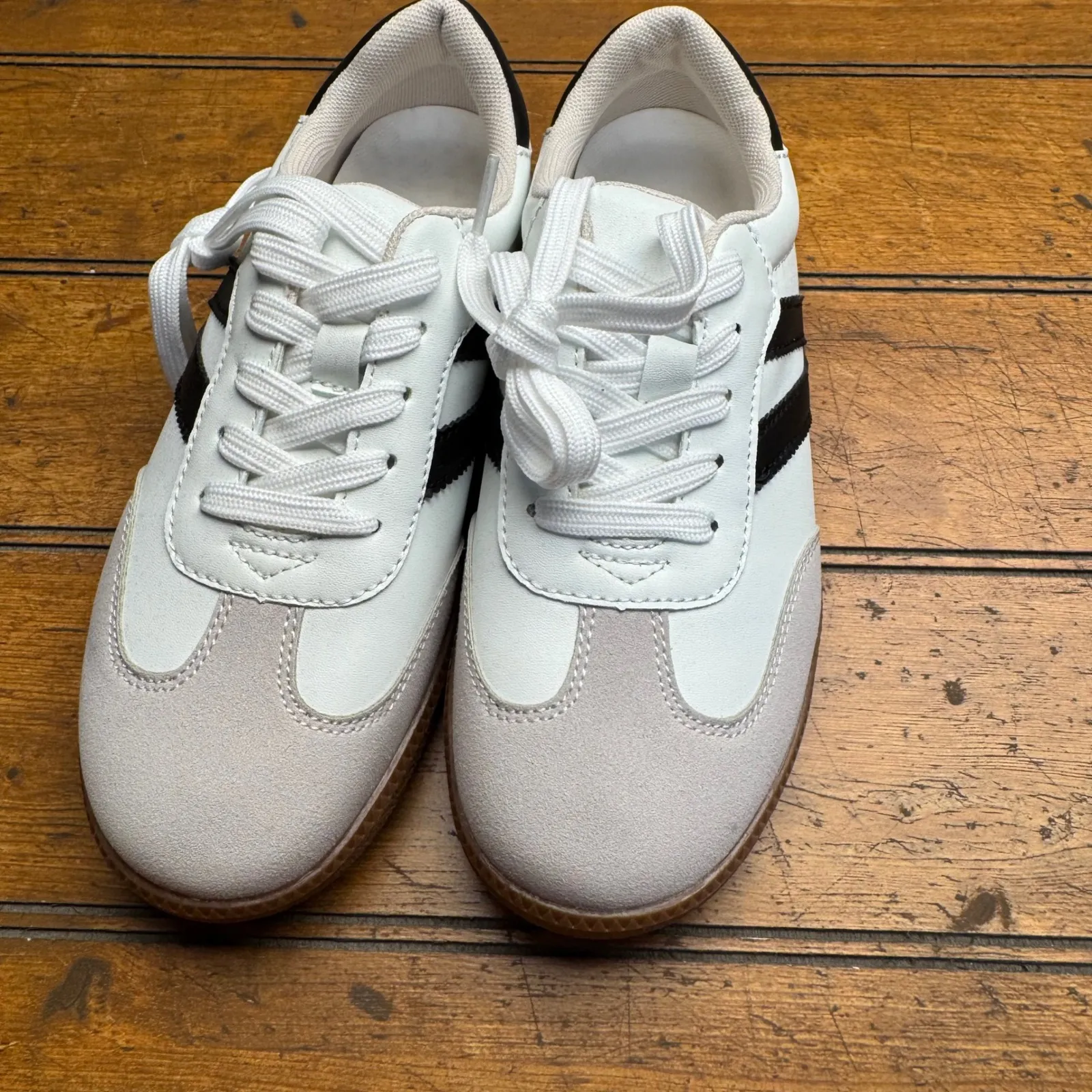 White and Grey Suede Casual Sneakers Euro Size 36 - Image 4