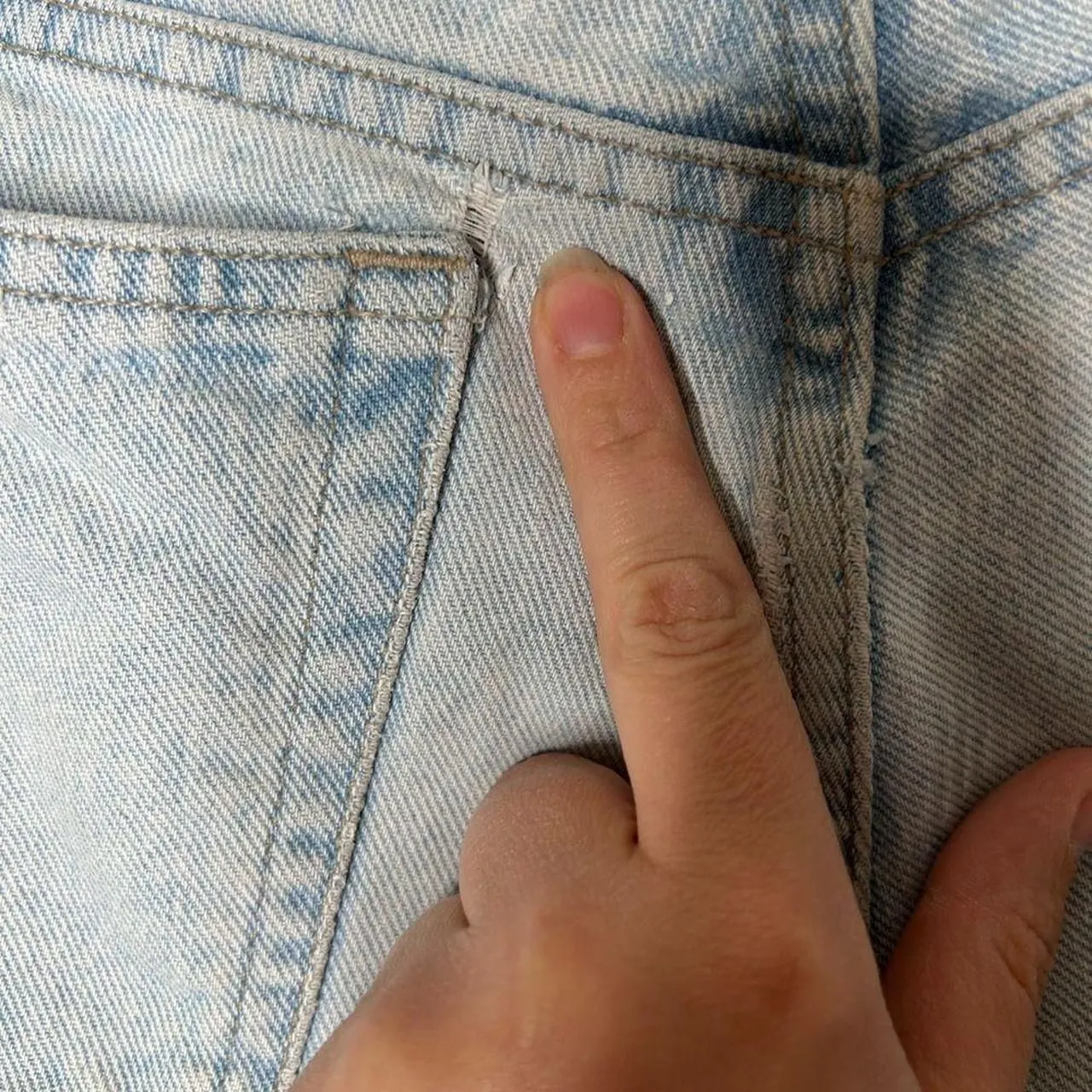 Vintage Guess light wash Blue Jean Shorts 33 100% cotton retro 90s 1990s - Image 7