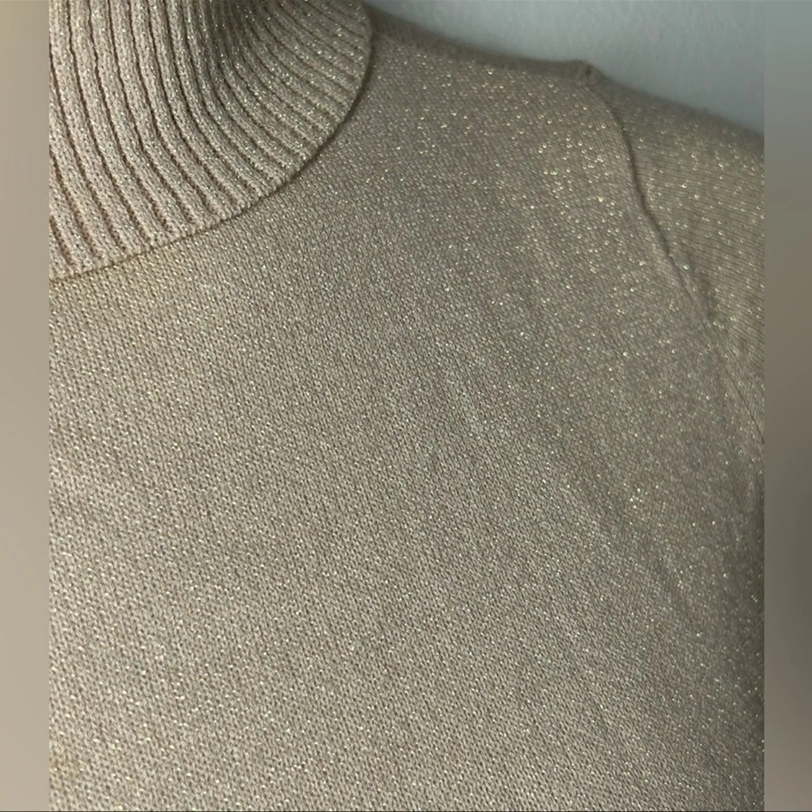 New York & Company Y2K Pink Rose Gold Glitter Turtleneck Sweater Small - Image 8