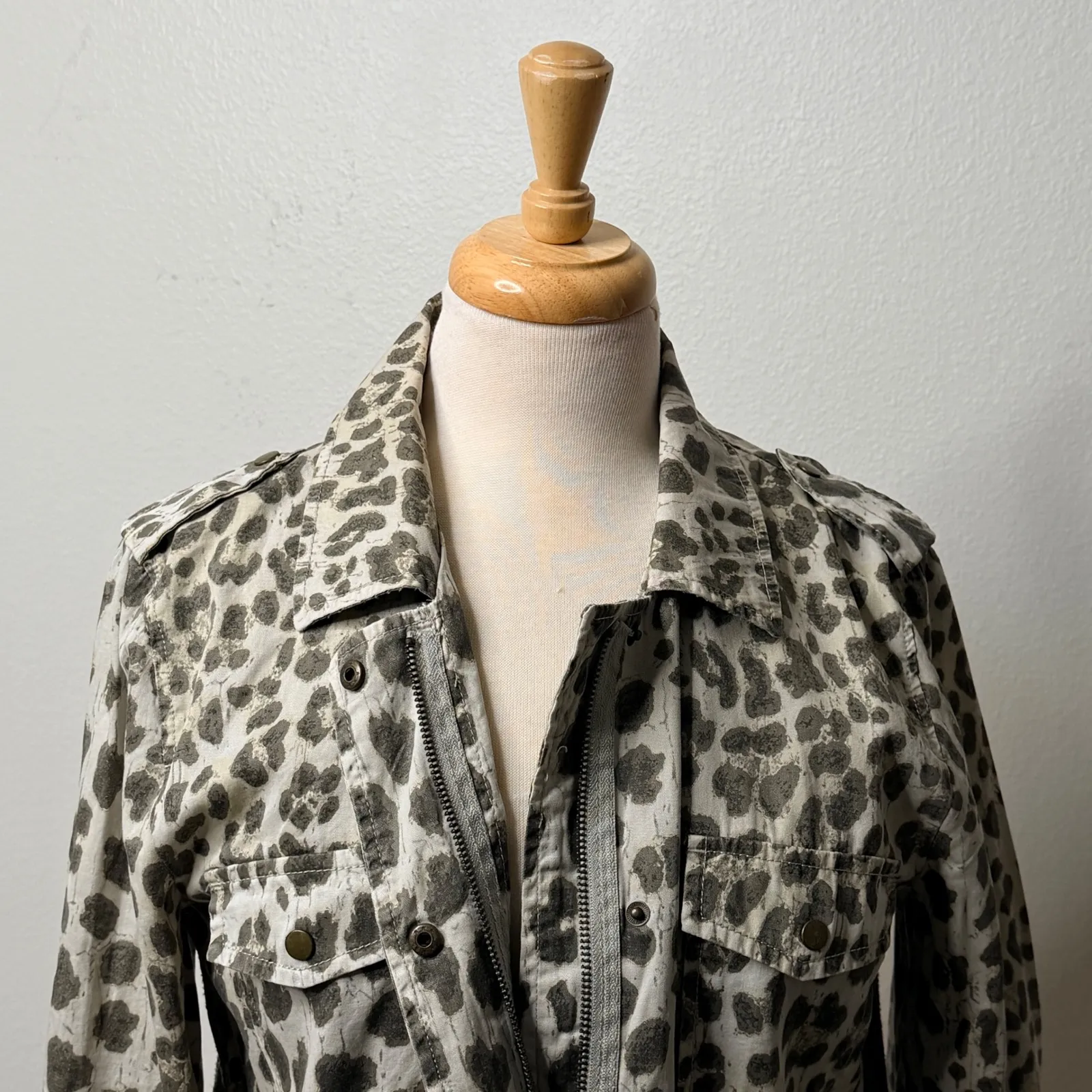 Lily Aldridge for Velvet Leopard Print Utility Jacket Sz Med Career Office Siren Tan - Image 8