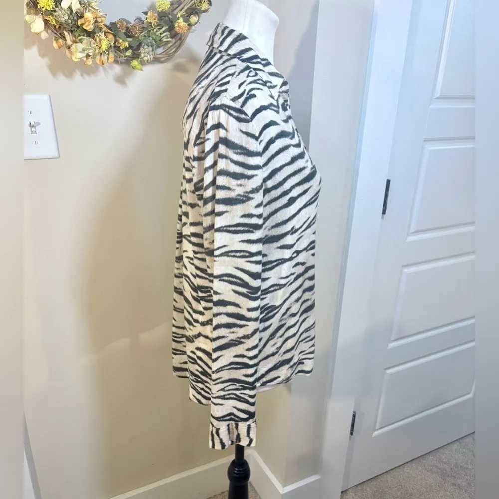 L'AGENCE Holly Tiger Print Button Down Shirt in Coconut Husk Sz Small🧡 - Image 7