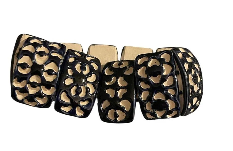 Handmade ceramic beaded stretch bracelet navy blue and white floral EUC - Image 3