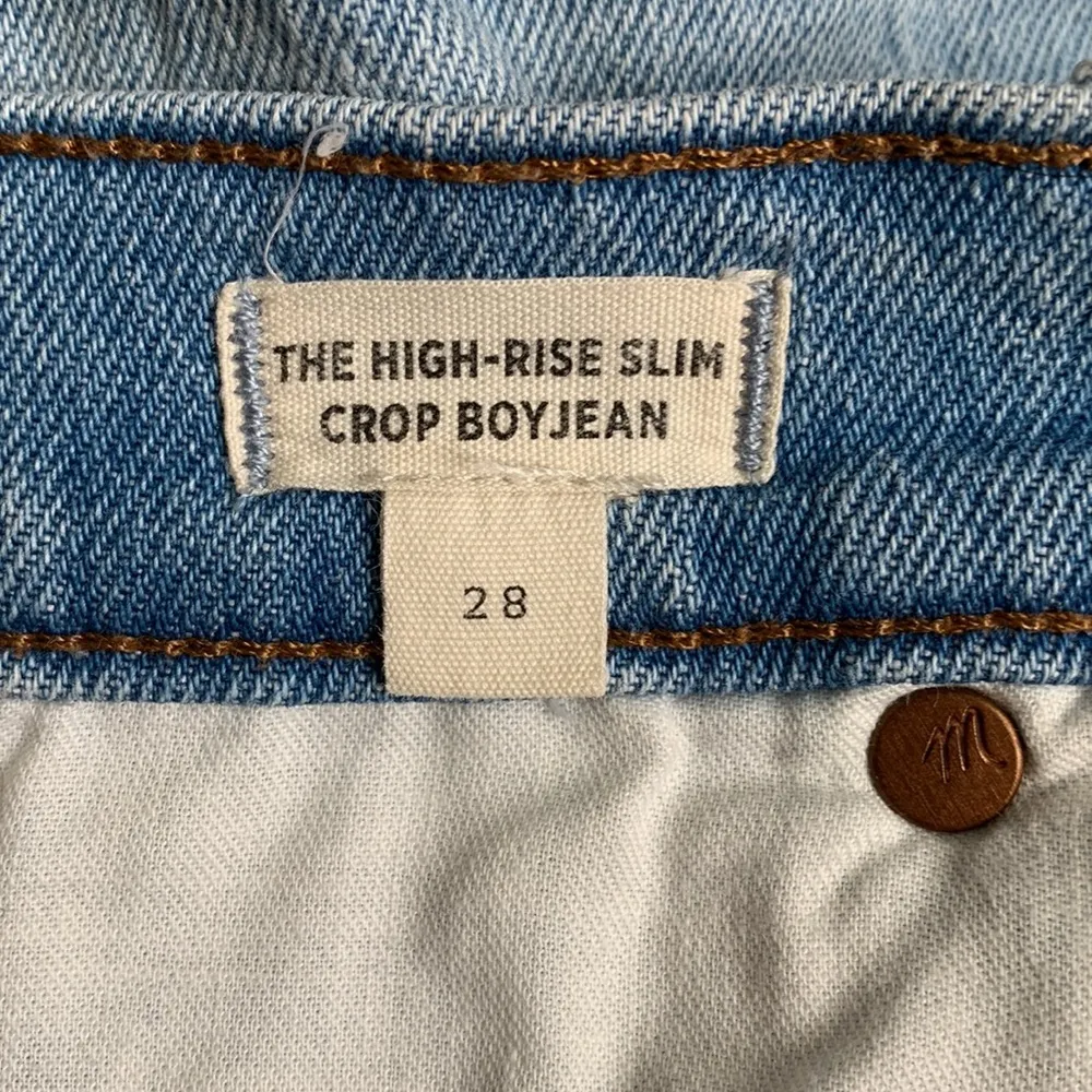 Madewell The High-Rise Slim Crop Boyjean in Dumas Wash: Ripped Edition - Image 8